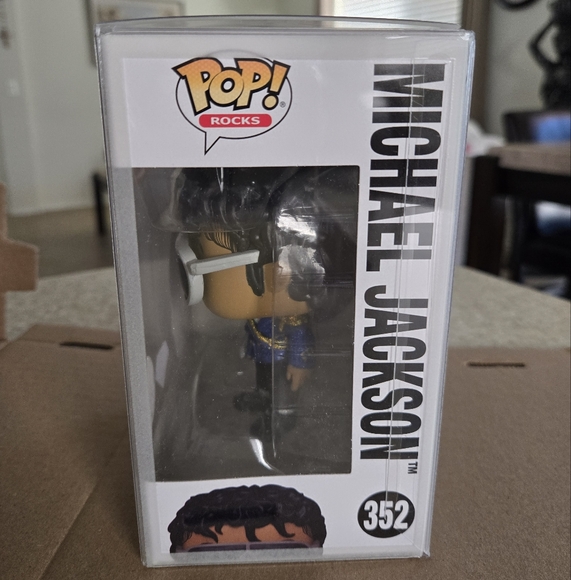 Michael Jackson Limited 1984 Grammys Diamond (Funko Shop Exclusive) - Picture 4 of 10